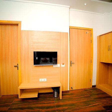 Hotel Diamond View Amritsar Bagian luar foto