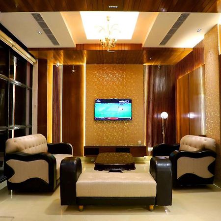 Hotel Diamond View Amritsar Bagian luar foto