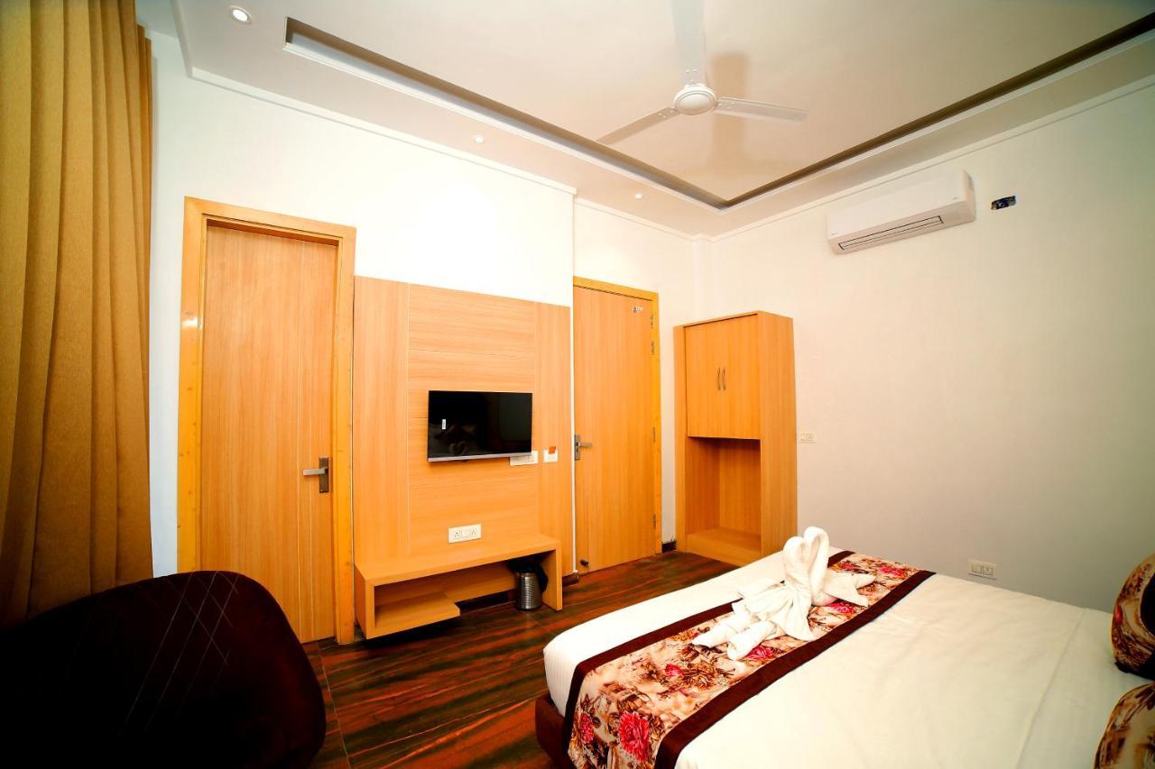 Hotel Diamond View Amritsar Bagian luar foto