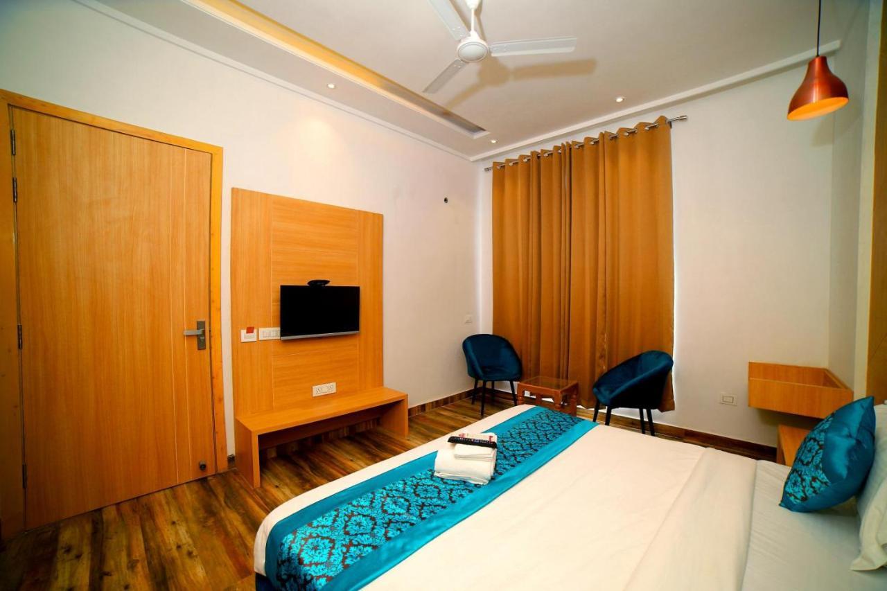Hotel Diamond View Amritsar Bagian luar foto