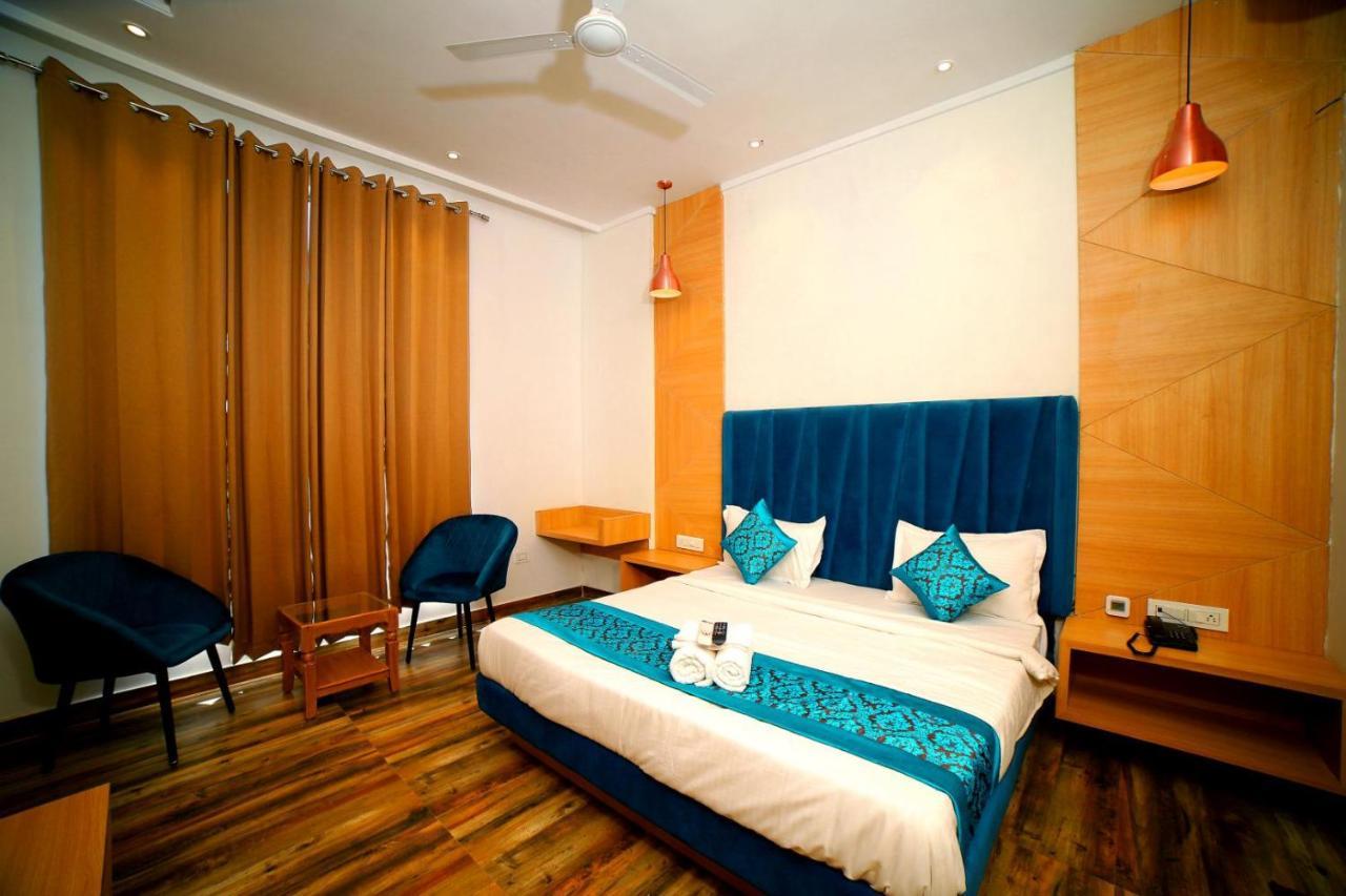 Hotel Diamond View Amritsar Bagian luar foto
