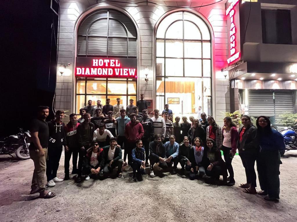 Hotel Diamond View Amritsar Bagian luar foto
